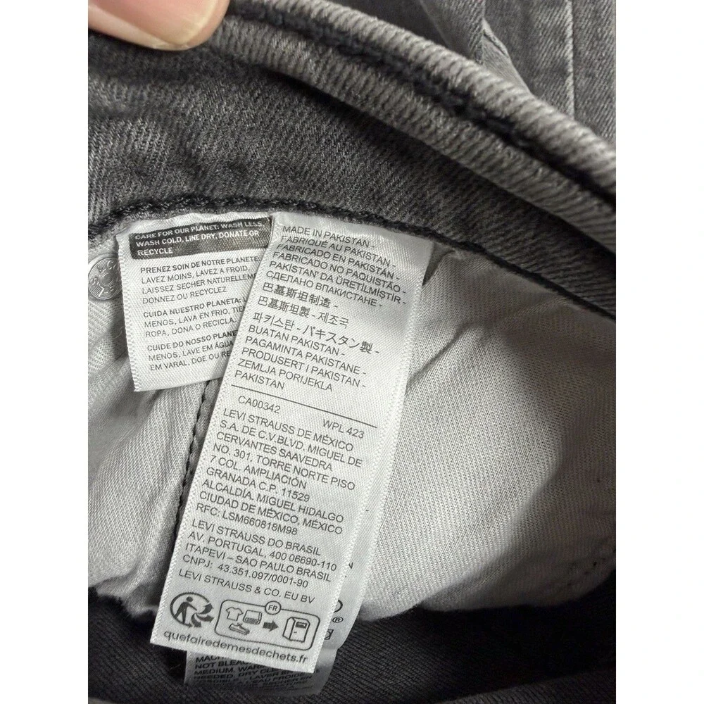 Levis photos measurements